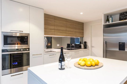Nobbs Â· Executive 2 Storey Sydney Apartment With Pool - Your Accommodation 3