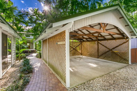 A Beach House At Byron - Your Accommodation 6
