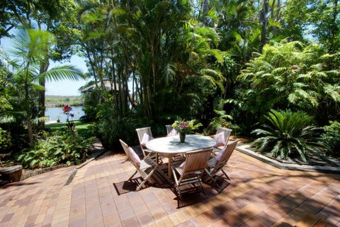 A Beach House At Byron - Your Accommodation 16