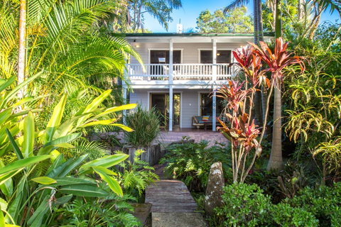 A Beach House At Byron - Your Accommodation 4