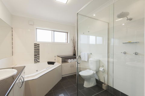 Wagga RSL Club Motel - Your Accommodation 39