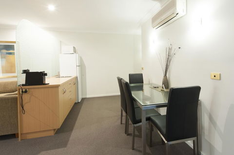 Wagga RSL Club Motel - Your Accommodation 32