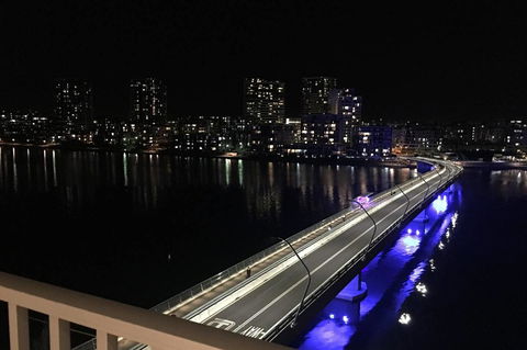 Brand New 3 Bedrooms Apt With Waterfront View - Your Accommodation 14