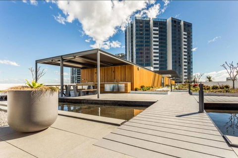 Brand New 3 Bedrooms Apt With Waterfront View - Your Accommodation 4