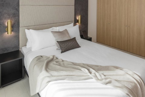 SKYE Suites Sydney - Your Accommodation 15