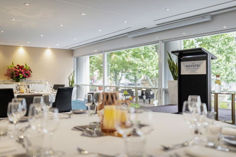 Novotel Sydney Darling Square - Your Accommodation 24