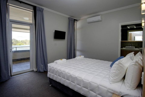 Lakes And Ocean Hotel Forster - Your Accommodation 12