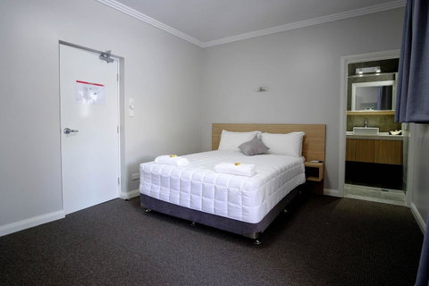 Lakes And Ocean Hotel Forster - Your Accommodation 13