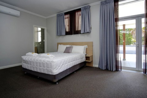 Lakes And Ocean Hotel Forster - Your Accommodation 19