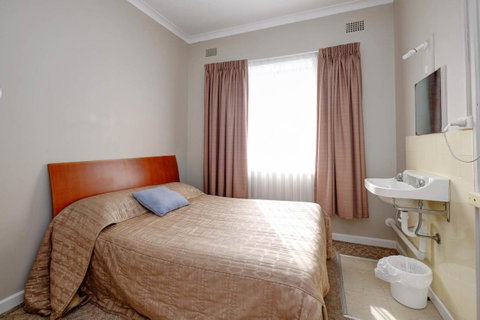 Lakes And Ocean Hotel Forster - Your Accommodation 9