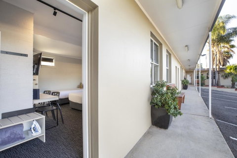 Nightcap At Colyton Hotel - Your Accommodation 38