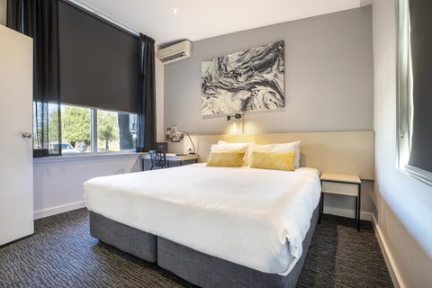 Nightcap At Colyton Hotel - Your Accommodation 1