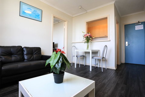 Little Coogee Hotel - Your Accommodation 11