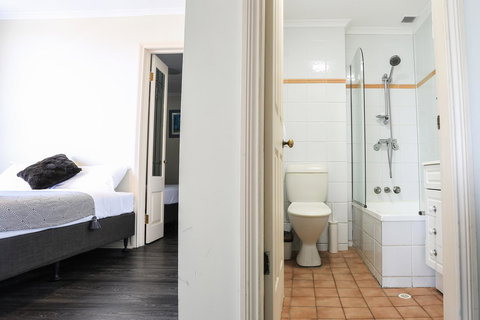 Little Coogee Hotel - Your Accommodation 23