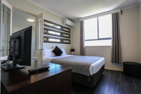 Little Coogee Hotel - Your Accommodation 9