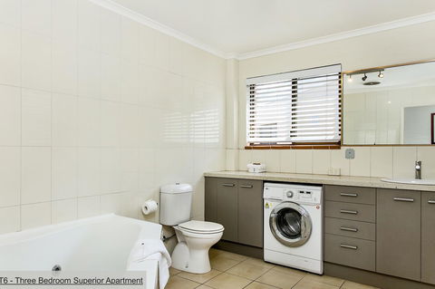 The Terraces Main Beach - Your Accommodation 43