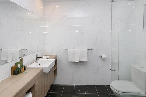 Best Western Plus Bolton On The Park - Your Accommodation 10