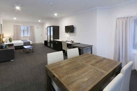 Best Western Plus Bolton On The Park - Your Accommodation 9