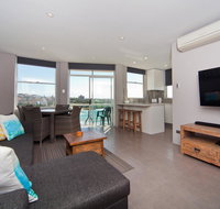 Gorgeous Coogee Views 2 beds WT21 - Your Accommodation
