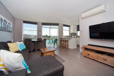 Gorgeous Coogee Views 2 Beds WT21 - Your Accommodation 0