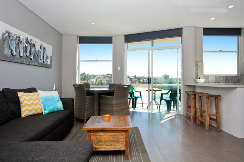 Gorgeous Coogee Views 2 Beds WT21 - Your Accommodation 8