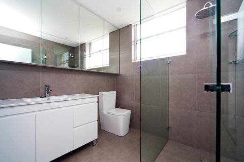 Gorgeous Coogee Views 2 Beds WT21 - Your Accommodation 11