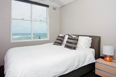 Gorgeous Coogee Views 2 Beds WT21 - Your Accommodation 5