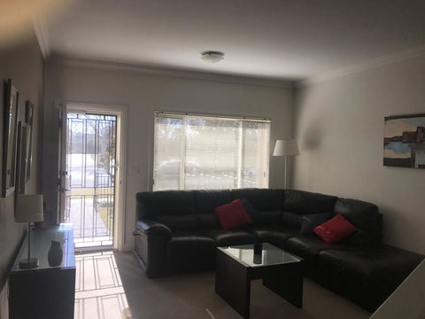 Travers Street Apartment - Your Accommodation 5