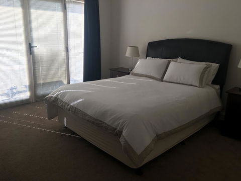 Travers Street Apartment - Your Accommodation 2
