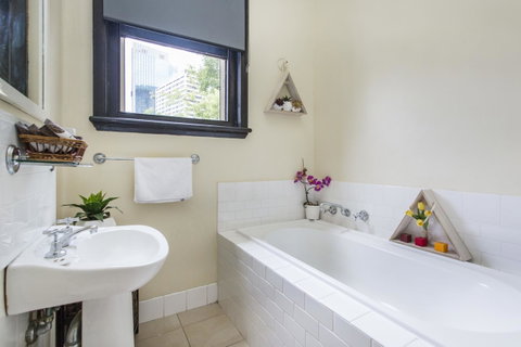 Sydney Harbour Bed And Breakfast - Your Accommodation 24