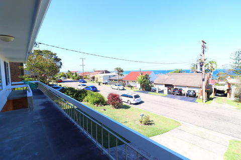 Coastal Horizons Beach House - Your Accommodation 9
