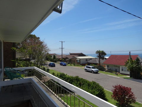 Coastal Horizons Beach House - Your Accommodation 14