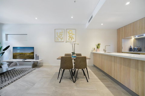 Luxury Home Hotel Next To Darling Harbour - Your Accommodation 2