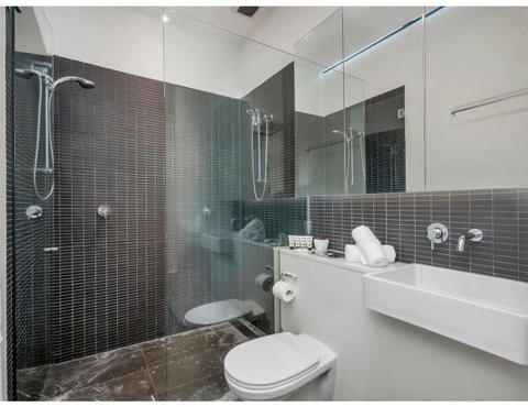 Urban Loft Close To Sydney Hot Spots - Your Accommodation 4