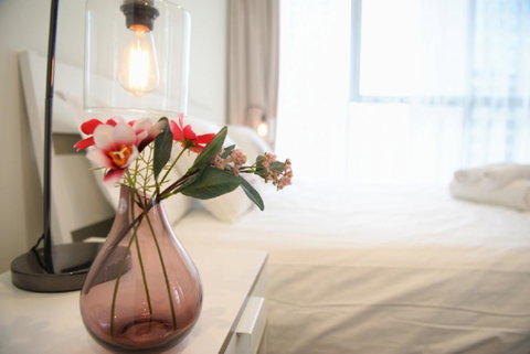 Sydney CBD Modern 2 Bedroom Apartment + Free Car Parking - Your Accommodation 27