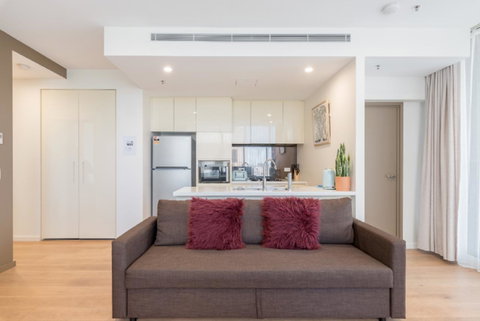Sydney CBD Modern 2 Bedroom Apartment + Free Car Parking - Your Accommodation 4