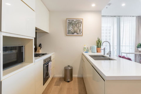 Sydney CBD Modern 2 Bedroom Apartment + Free Car Parking - Your Accommodation 20