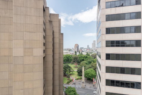 Sydney CBD Modern 2 Bedroom Apartment + Free Car Parking - Your Accommodation 31