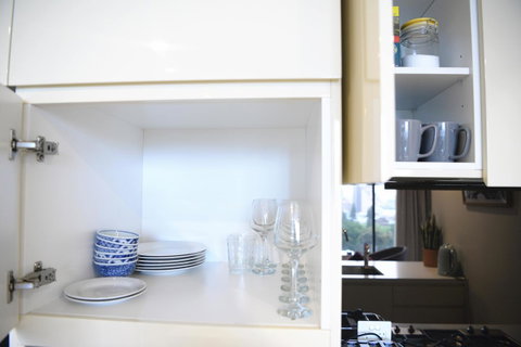 Sydney CBD Modern 2 Bedroom Apartment + Free Car Parking - Your Accommodation 23