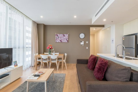 Sydney CBD Modern 2 Bedroom Apartment + Free Car Parking - Your Accommodation 1