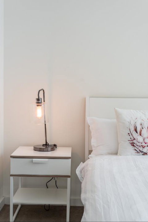 Sydney CBD Modern 2 Bedroom Apartment + Free Car Parking - Your Accommodation 11