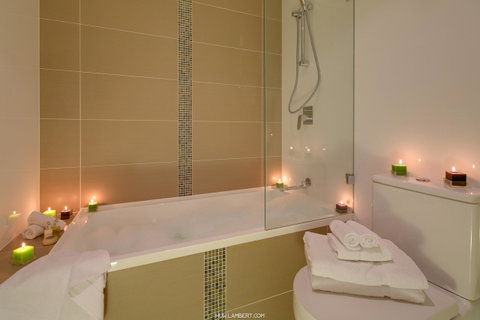 Zara Tower â€“ Luxury Suites And Apartments - Your Accommodation 15