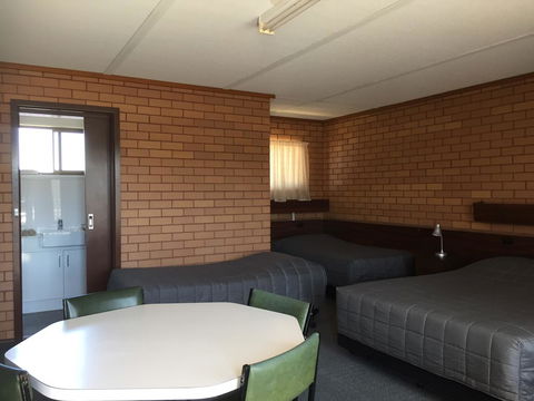 Deniliquin Motel - Your Accommodation 13