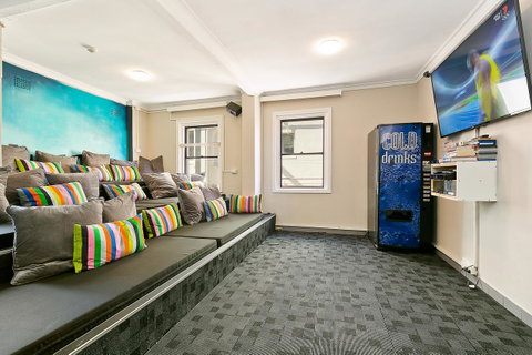 Mad Monkey Downtown - Your Accommodation 8