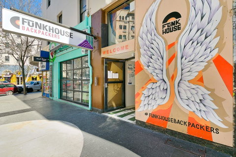 Mad Monkey Downtown - Your Accommodation 0