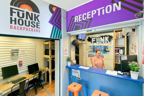 Mad Monkey Downtown - Your Accommodation 3