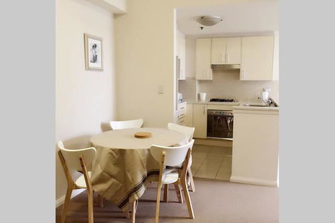 Kent CBD Apartment - Your Accommodation 9