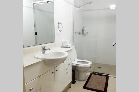 Kent CBD Apartment - Your Accommodation 10