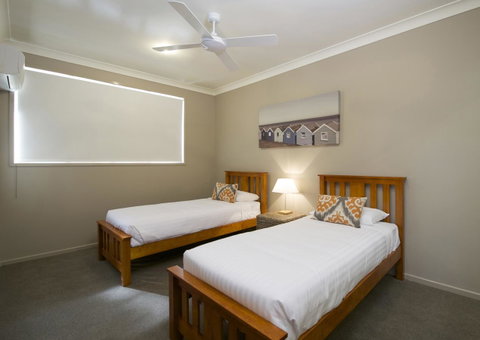 Marty's @ Little Beach - Your Accommodation 7