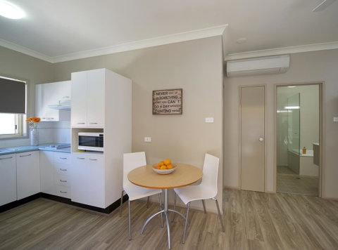 Marty's @ Little Beach - Your Accommodation 18